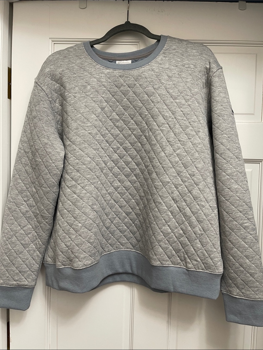 Quilted Crewneck Sweatshirt in Light Gray